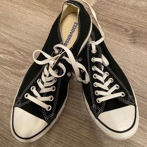 Converse shoes never been worn Men’s 9
